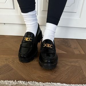 CELINE MARGARET LOAFER WITH TRIOMPHE CHAIN IN POLISHED BULL
BLACK SIZE 37